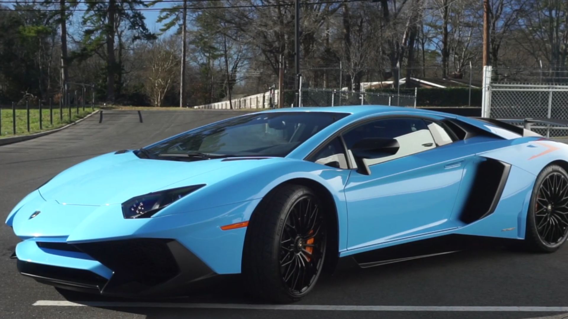 Lamborghini%20Aventador.jpg