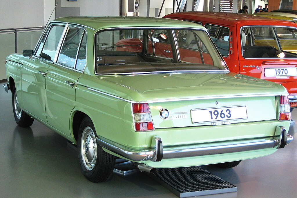 BMW_1500_sedan_at_Volkswagen_Autostadt_in_Wolfsburg.jpg
