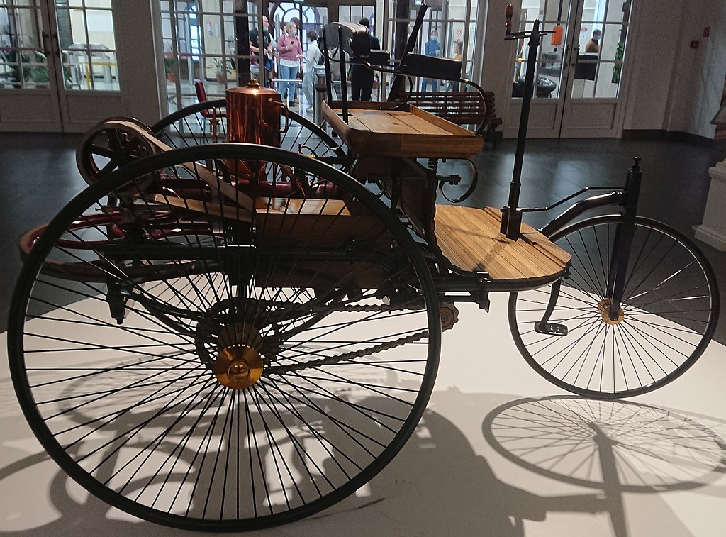 Benz_Patent_Motorwagen_1886_3.jpg