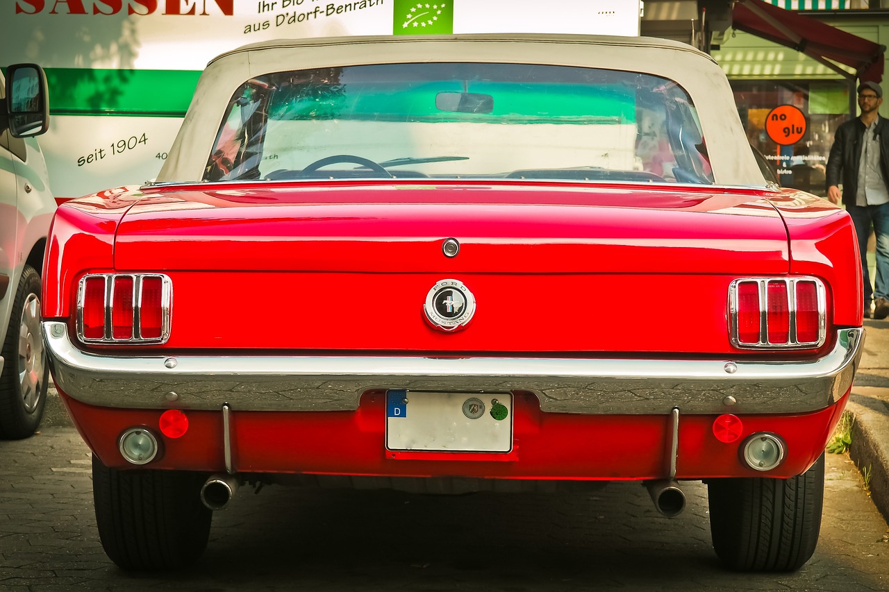 automobile-1715075_1280.jpg