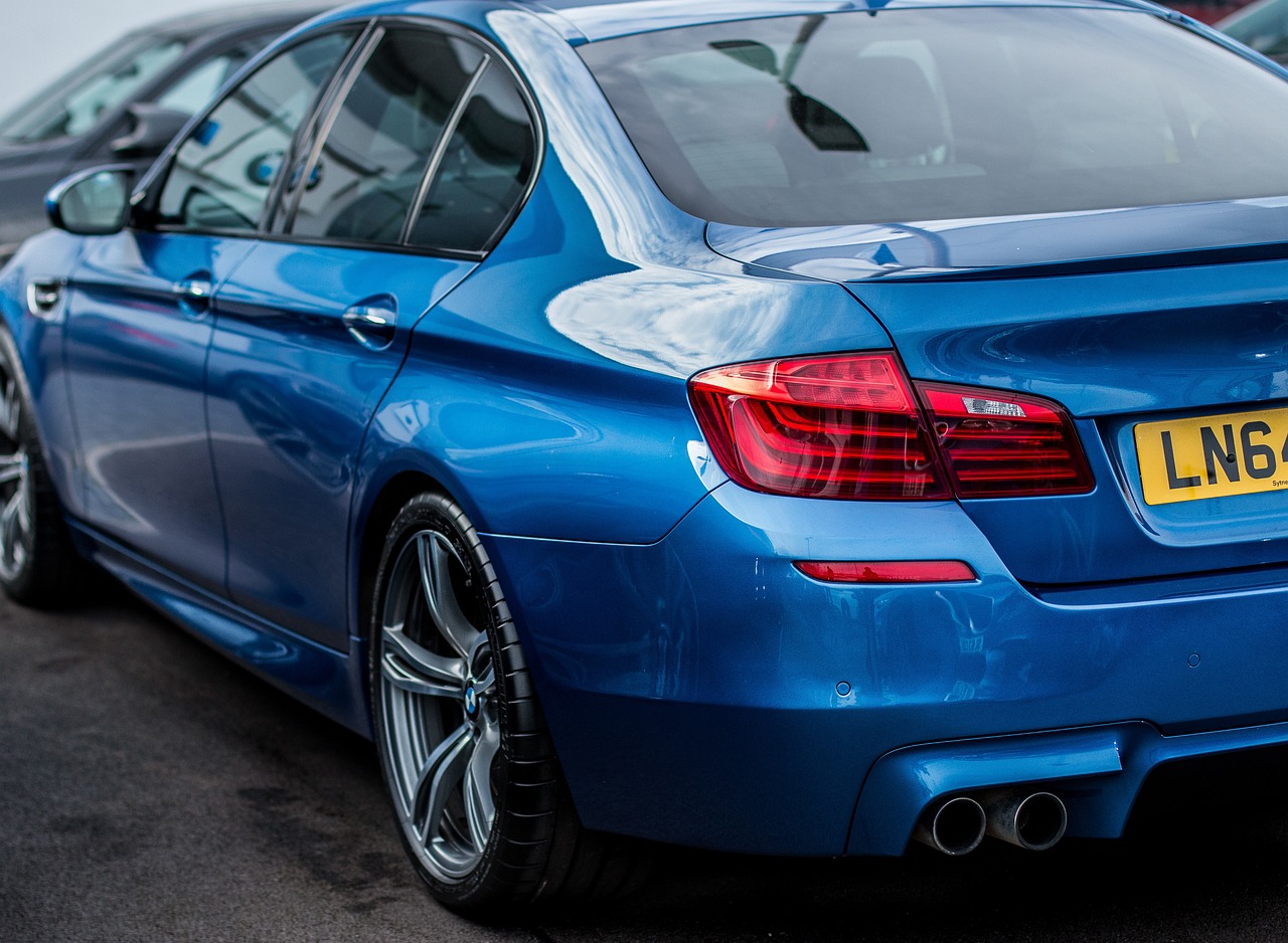 bmw-m5-2968732_1280.jpg