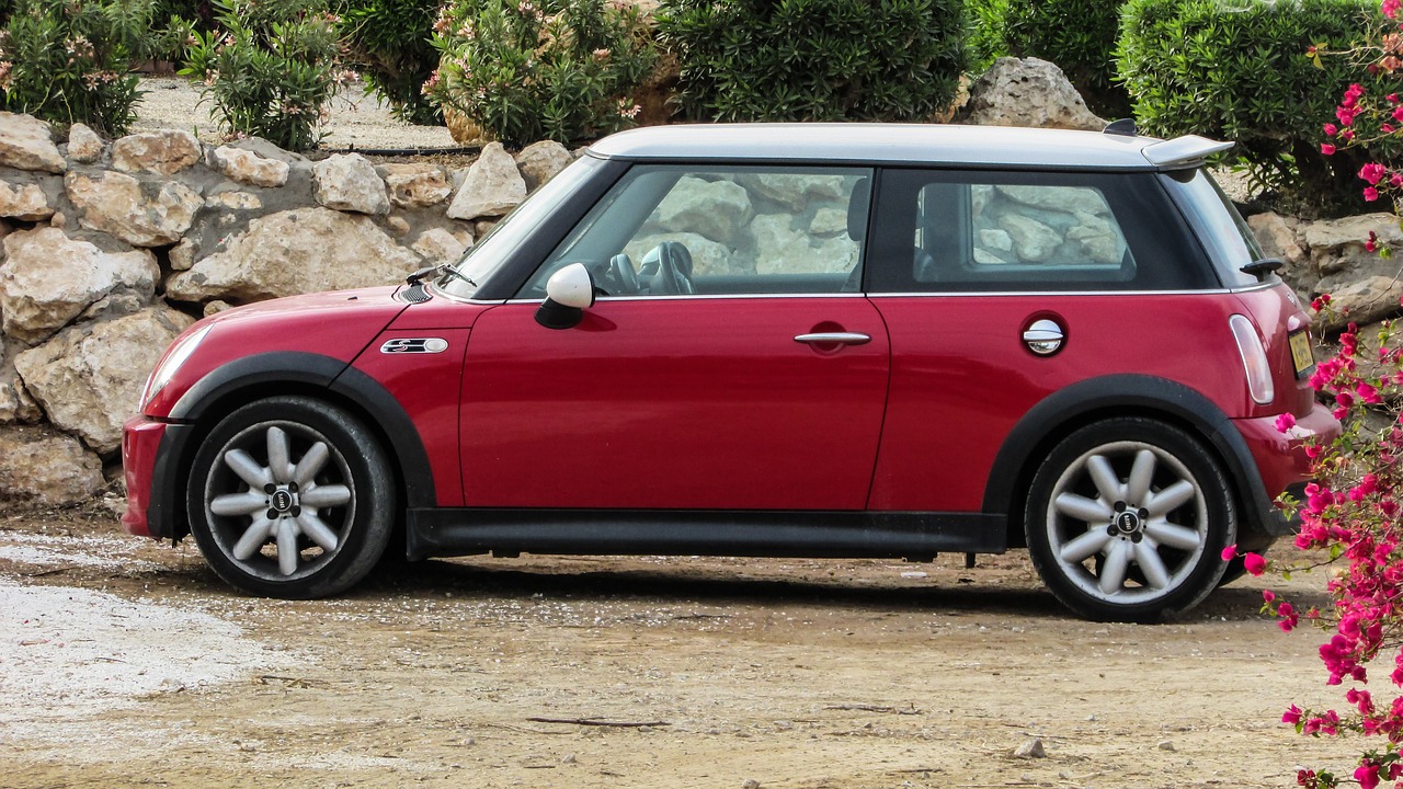 car-1348250_1280.jpg
