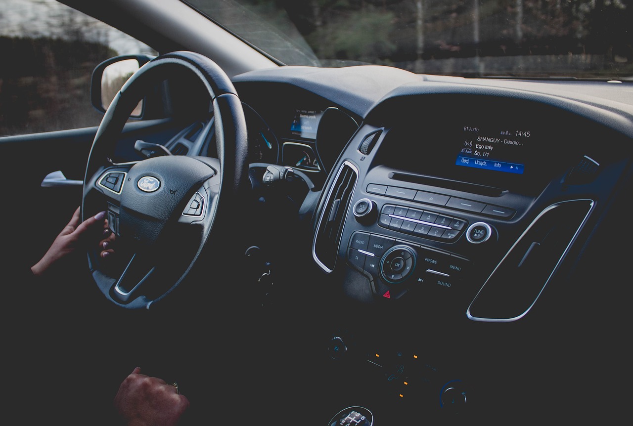 cars-4814015_1280-1.jpg