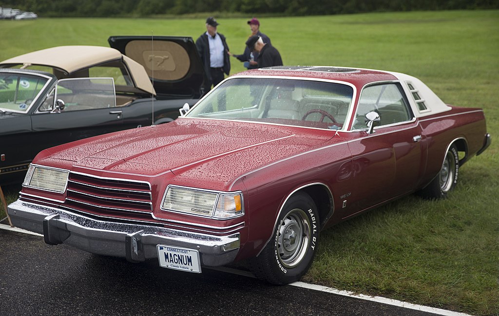 1978dodgemagnumxeinredfrontleft2limerock.jpg
